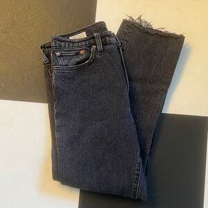20% OFF 2+ BUNDLES! Levi’s Wedgie Straight Women’s Jeans. Size 29 Black